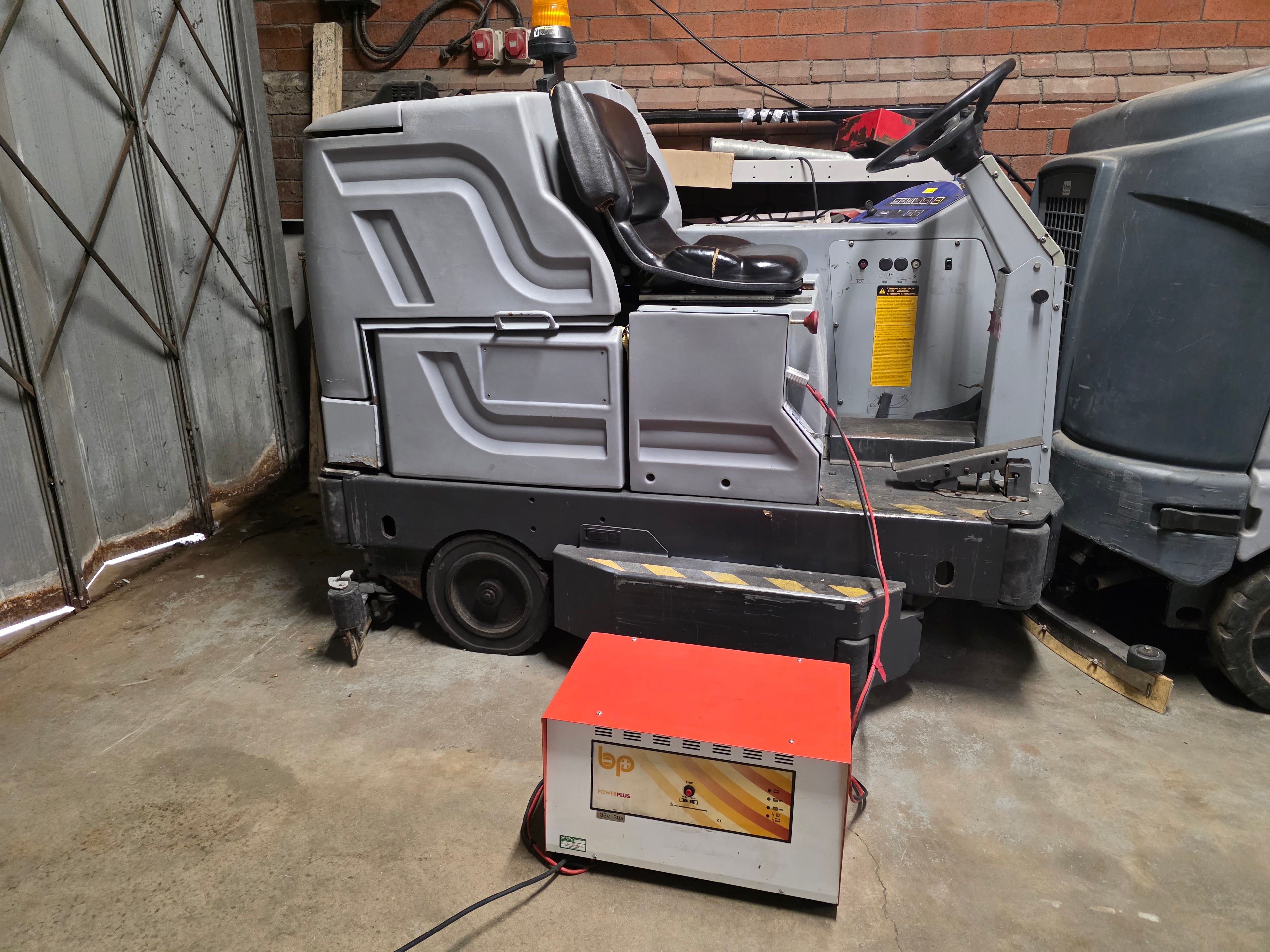 Nilfisk BR1100 Scrubber Dryer