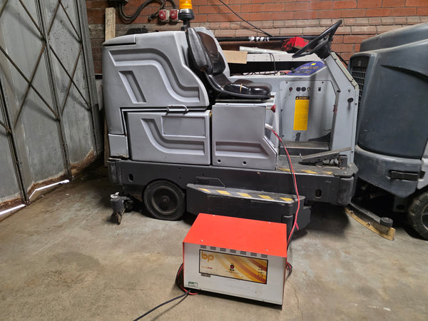 Nilfisk BR1100 Scrubber Dryer